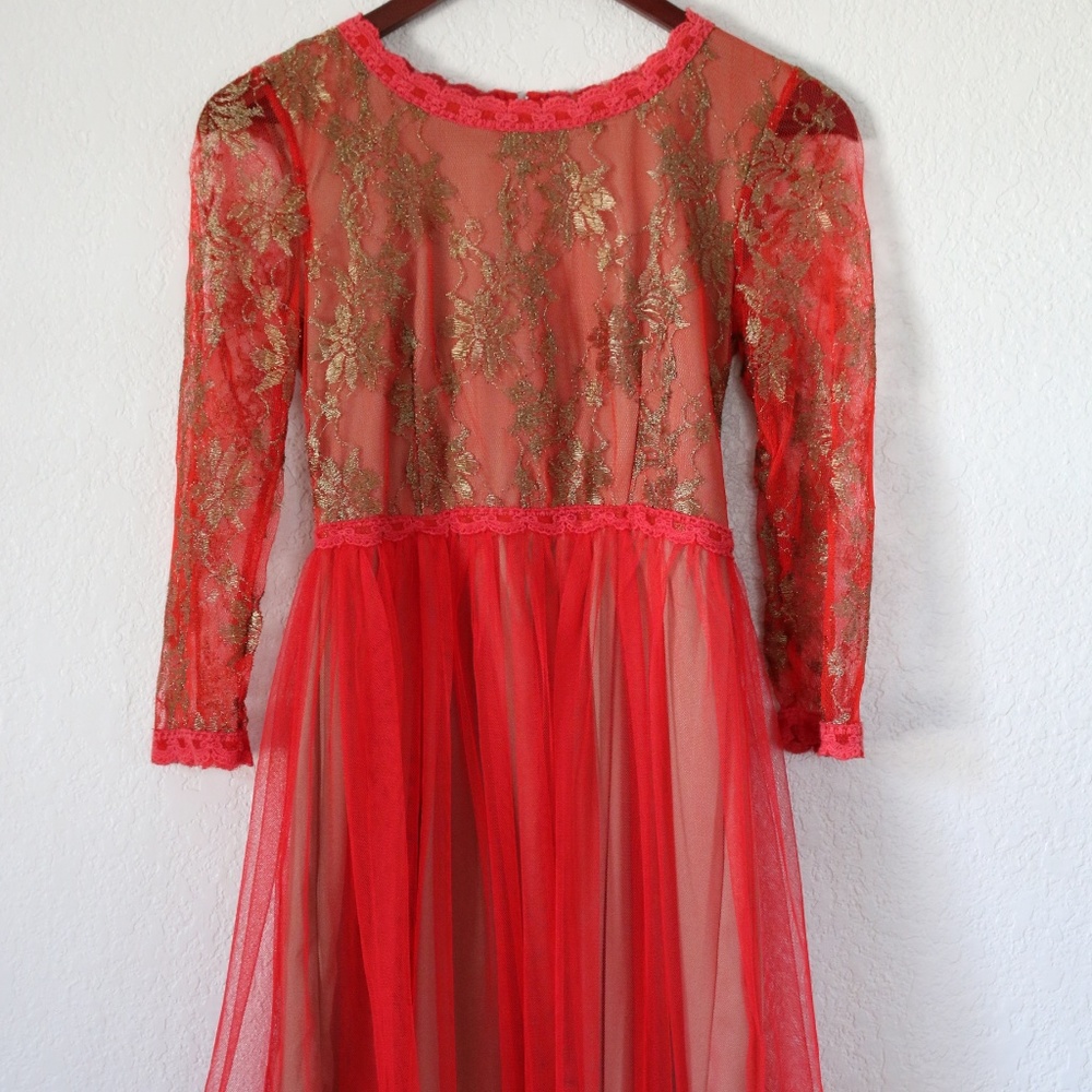 Flying Tomato Red and Gold Formal SZ:S